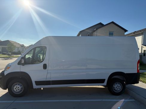 Used 2023 RAM ProMaster 2500 image 2