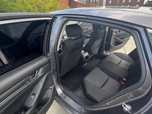 Used 2018 Honda Accord LX image 12