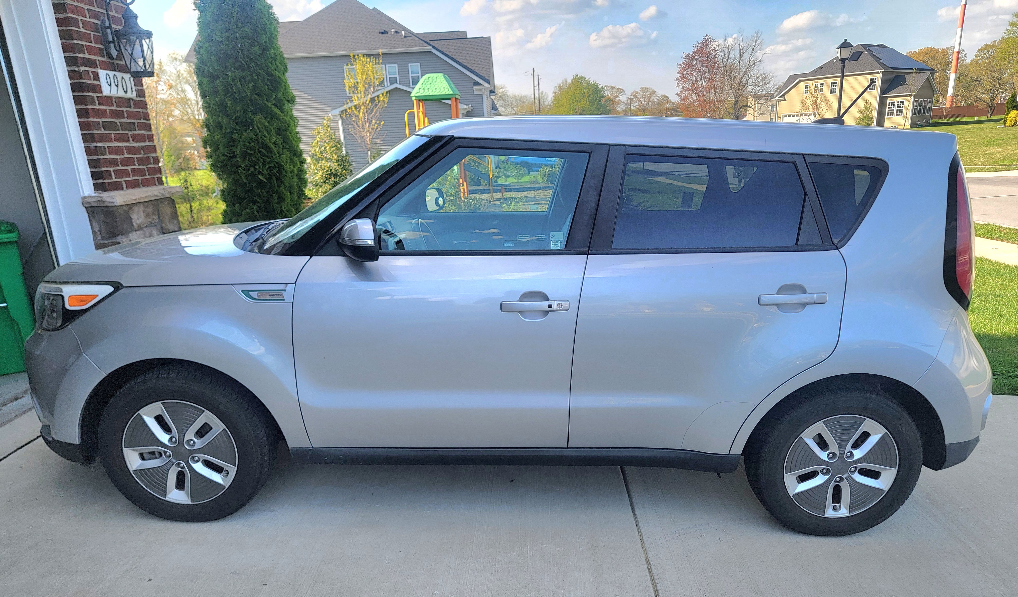 Used 2018 Kia Soul EV FWD image 2