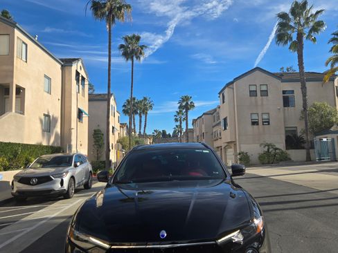 Used 2017 Maserati Levante S image 13