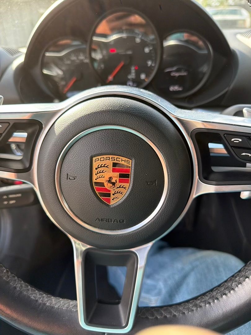 Used 2018 Porsche 718 Cayman RWD image 9