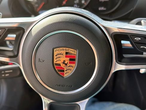 Used 2018 Porsche 718 Cayman image 9