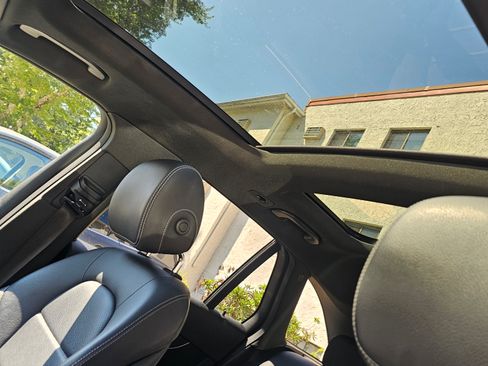 Used 2018 Mercedes-Benz GLC 300 4MATIC image 11