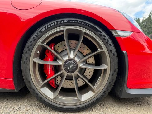 Used 2015 Porsche 911 GT3 RWD image 11