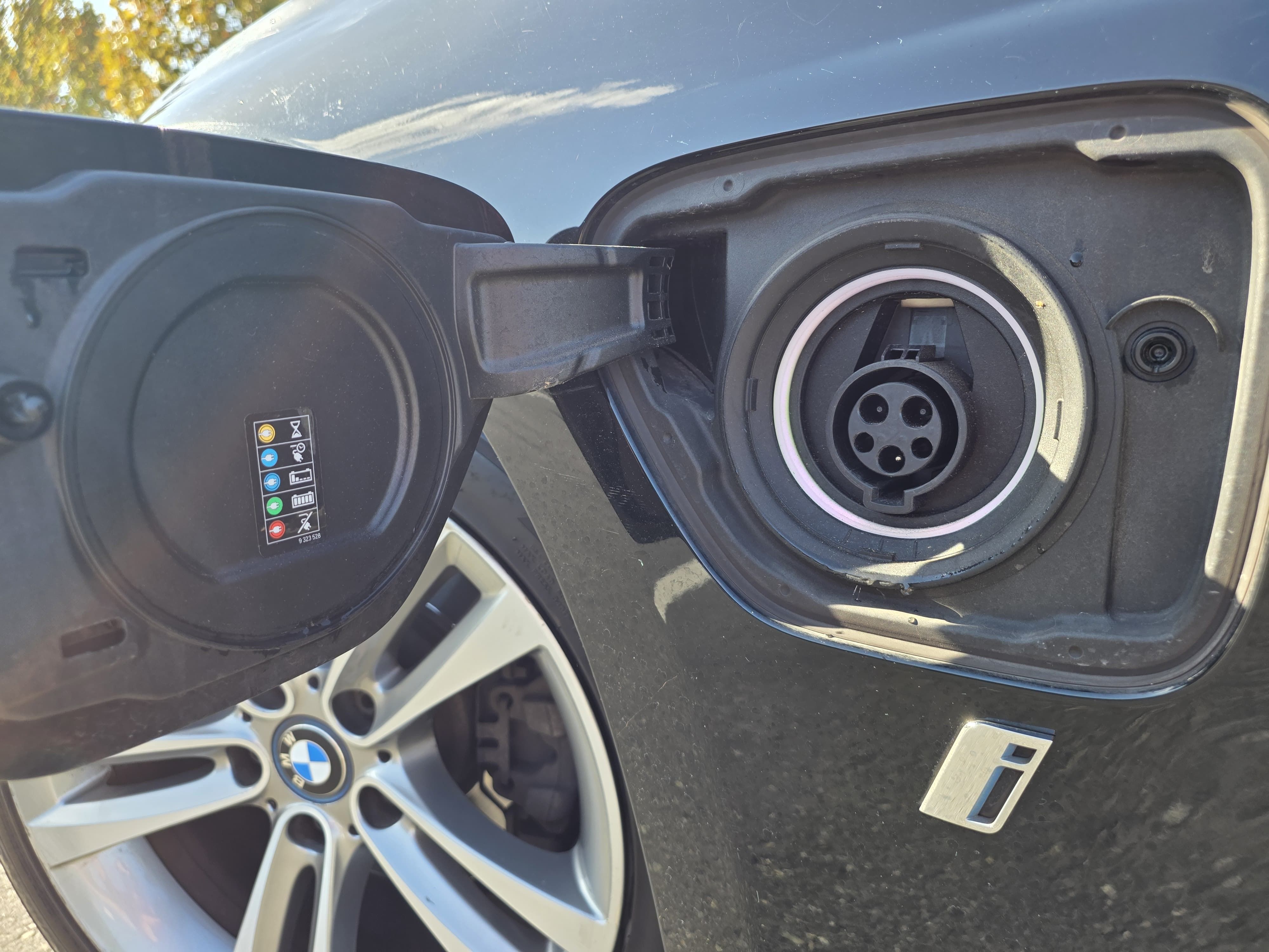 Used 2018 BMW 330e RWD image 14