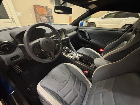 Used 2020 Nissan GT-R Premium image 4