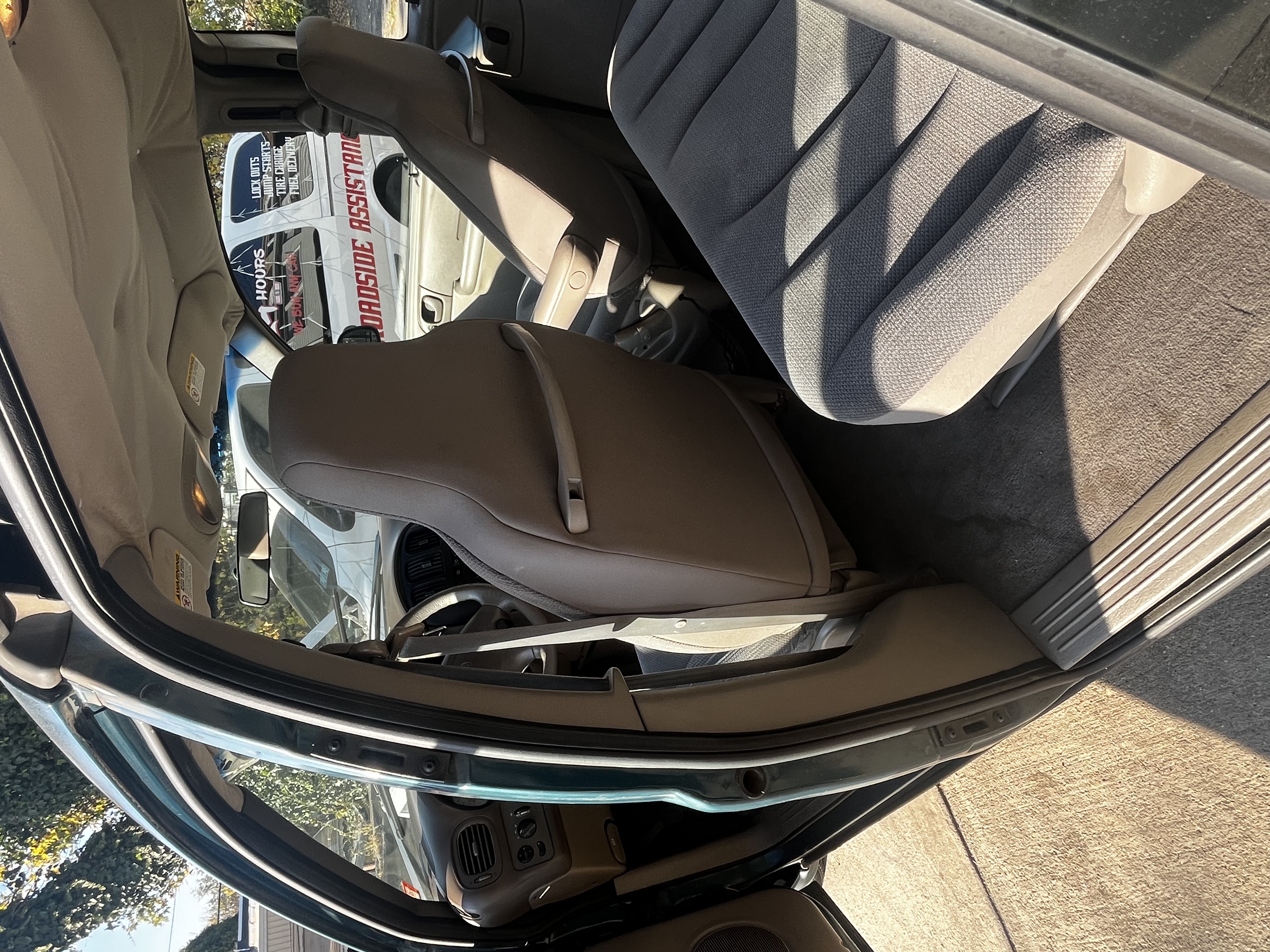Used 2002 Dodge Caravan SE FWD image 5