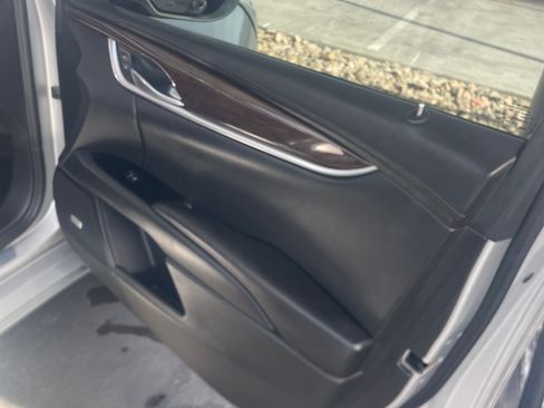 Used 2017 Cadillac XTS Luxury image 10