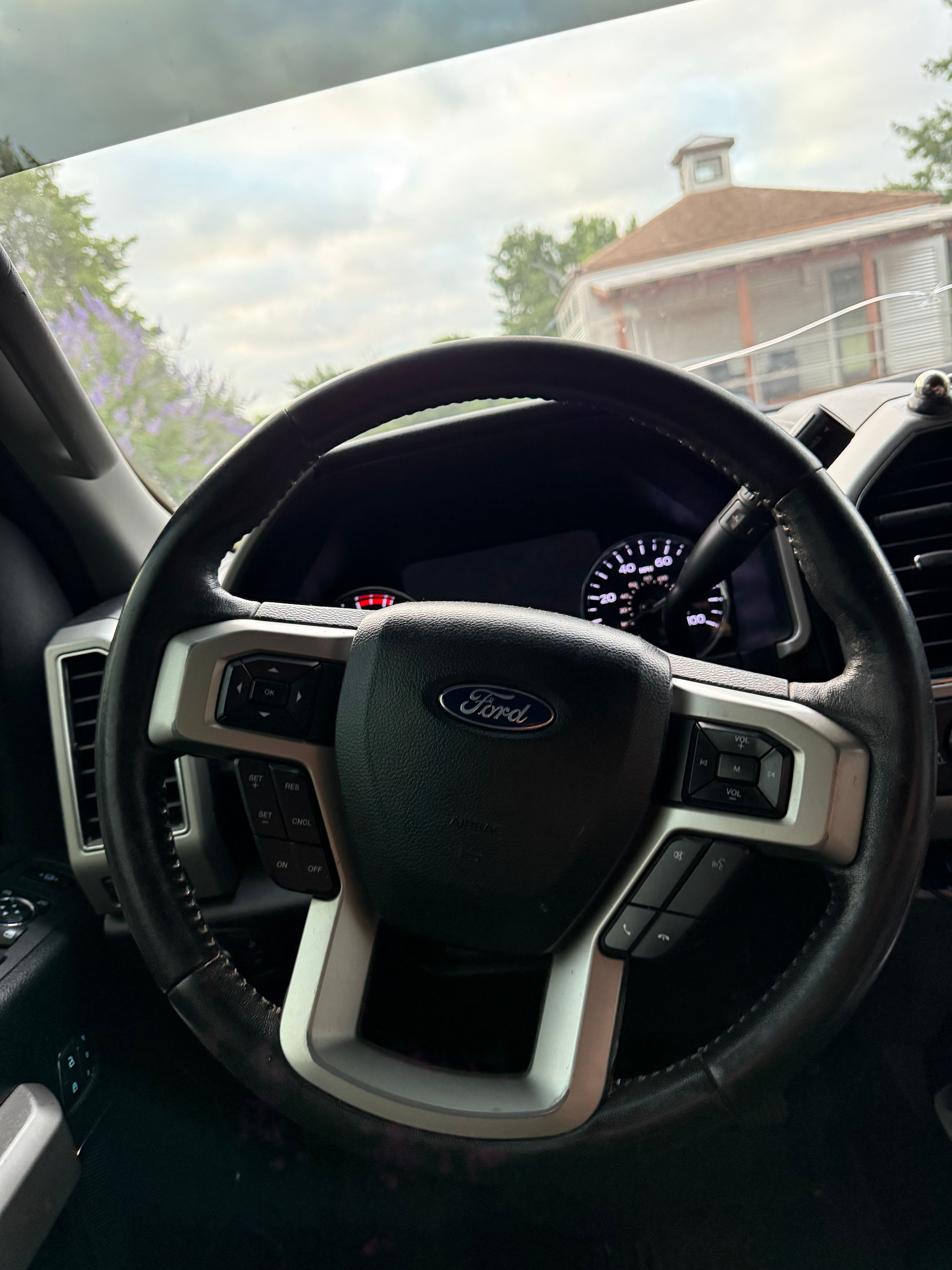 Used 2019 Ford F250 Lariat w/ Lariat Value Package AWD/4WD image 14