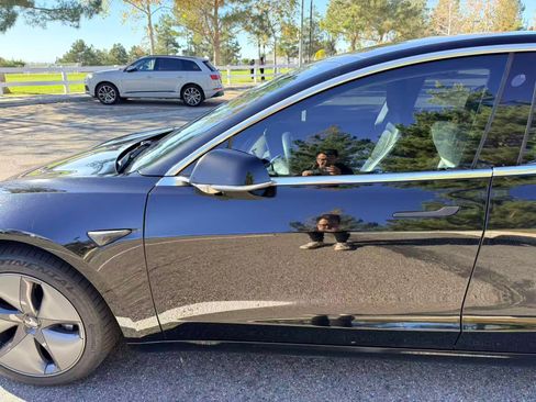 Used 2019 Tesla Model 3 Standard Range Plus image 8