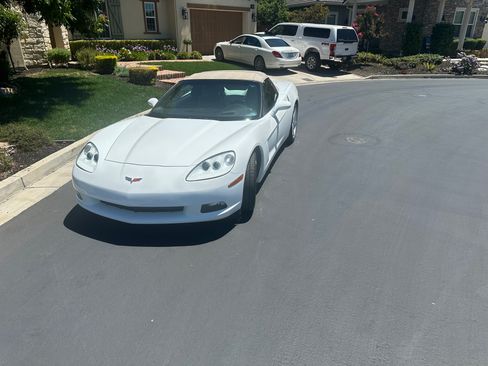 Used 2006 Chevrolet Corvette Convertible w/ Preferred Equipment Group RWD image 15
