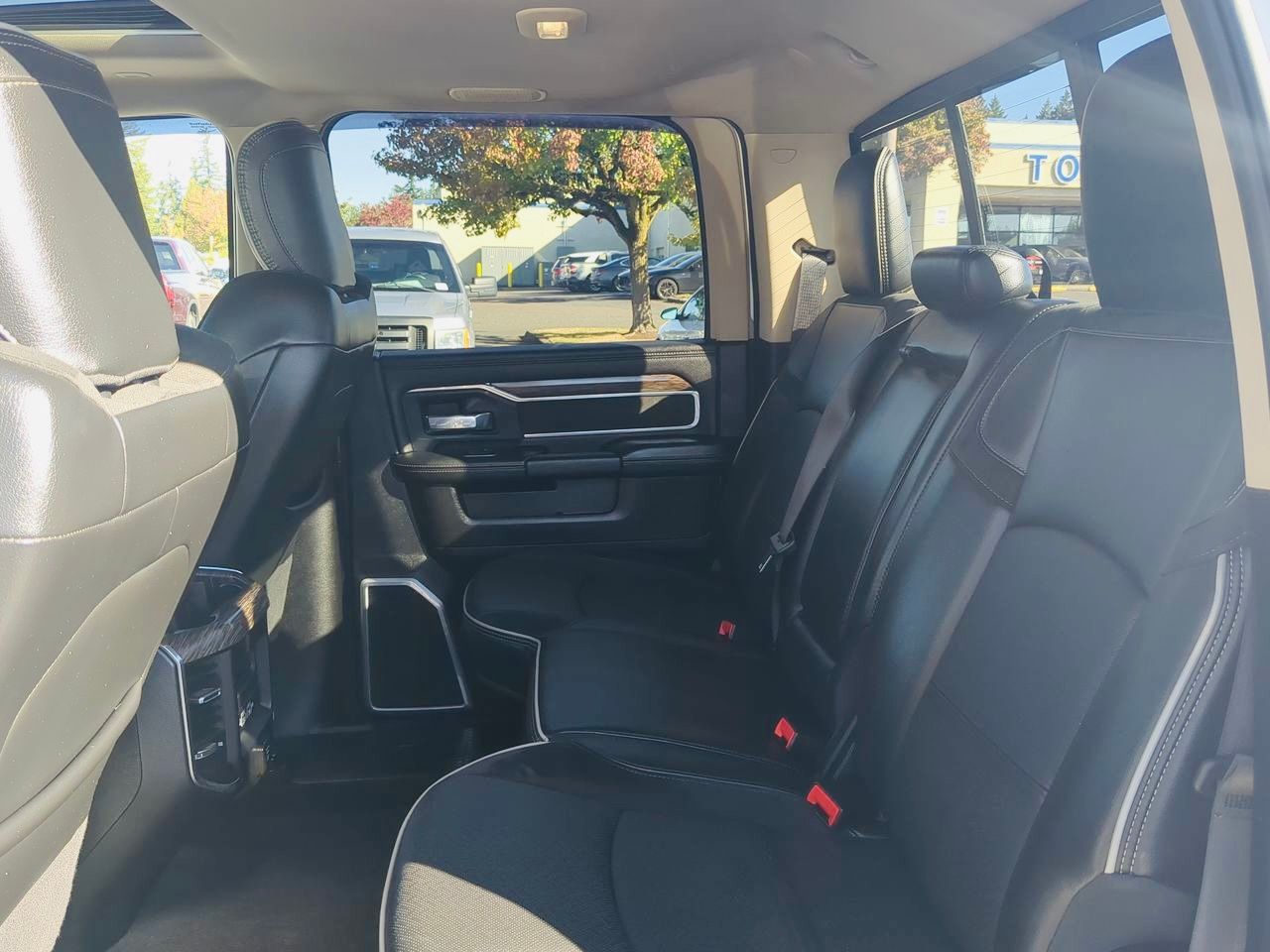 Used 2019 RAM 2500 Laramie AWD/4WD image 13