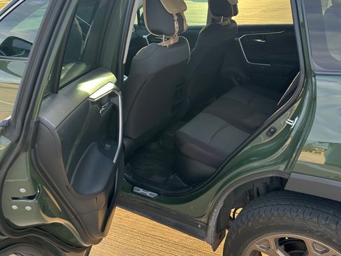 Used 2024 Toyota RAV4 AWD Hybrid image 11