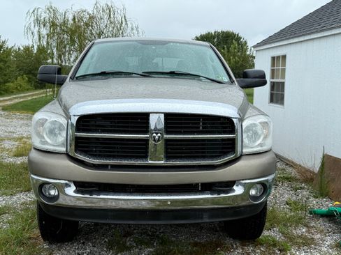 Used 2008 Dodge Ram 2500 Truck SXT w/ Popular Equipment Group image 2