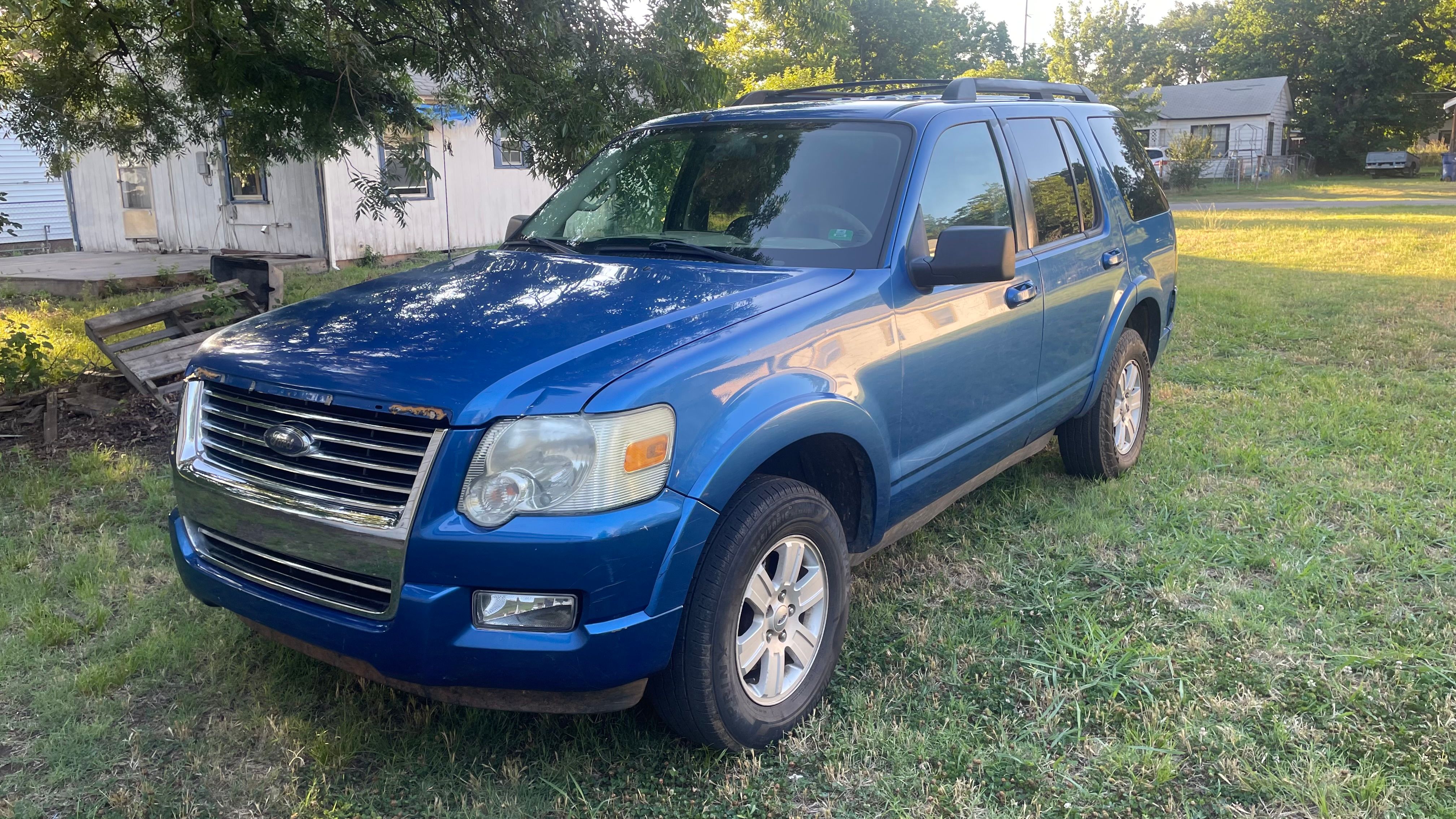 Used 2010 Ford Explorer XLT RWD image 9