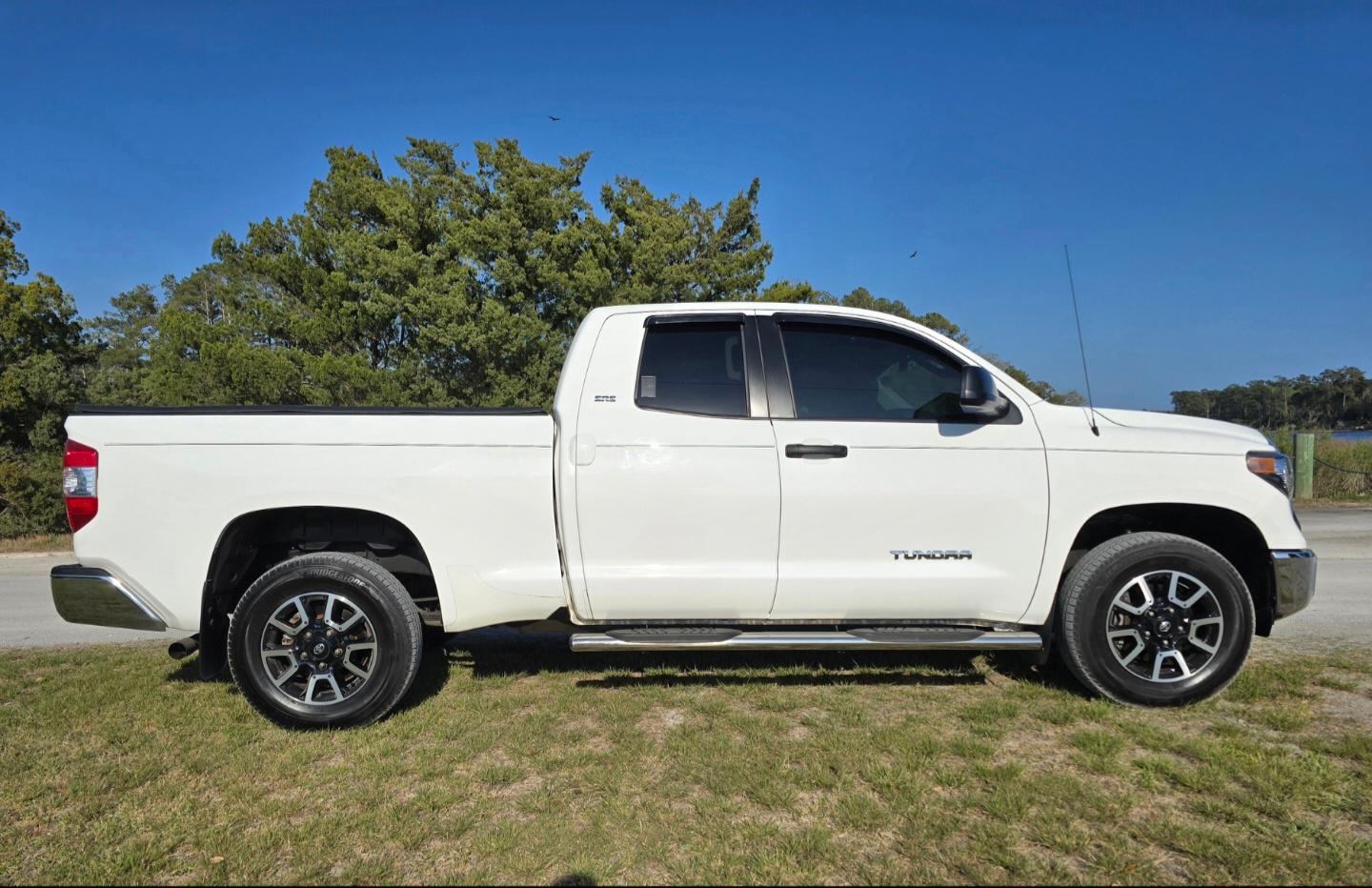 Used 2018 Toyota Tundra SR5 w/ SR5 Upgrade Package RWD image 2