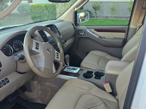 Used 2010 Nissan Pathfinder LE w/ Navigation Pkg image 12