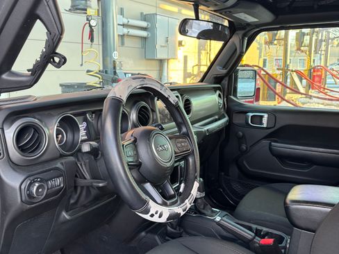 Used 2022 Jeep Wrangler Unlimited Sport image 13