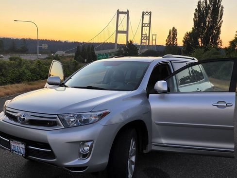 Used 2013 Toyota Highlander Limited image 1