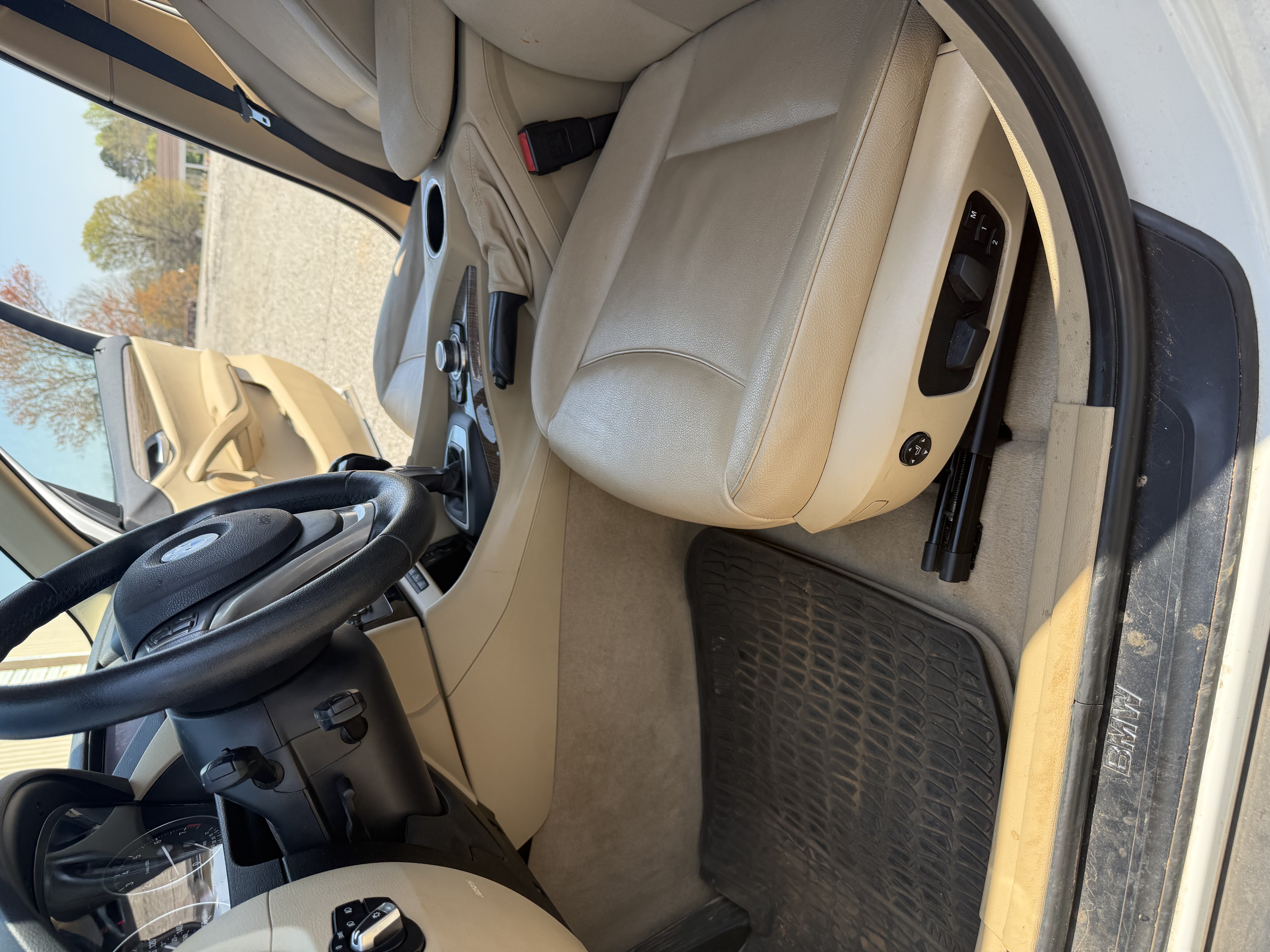 Used 2015 BMW X1 sDrive28i RWD image 9