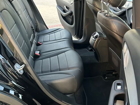 Used 2019 Mercedes-Benz GLC 350e 4MATIC image 5