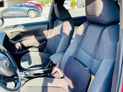 Used 2022 Toyota Corolla LE image 6