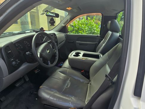 Used 2011 Chevrolet Silverado 1500 W/T image 8