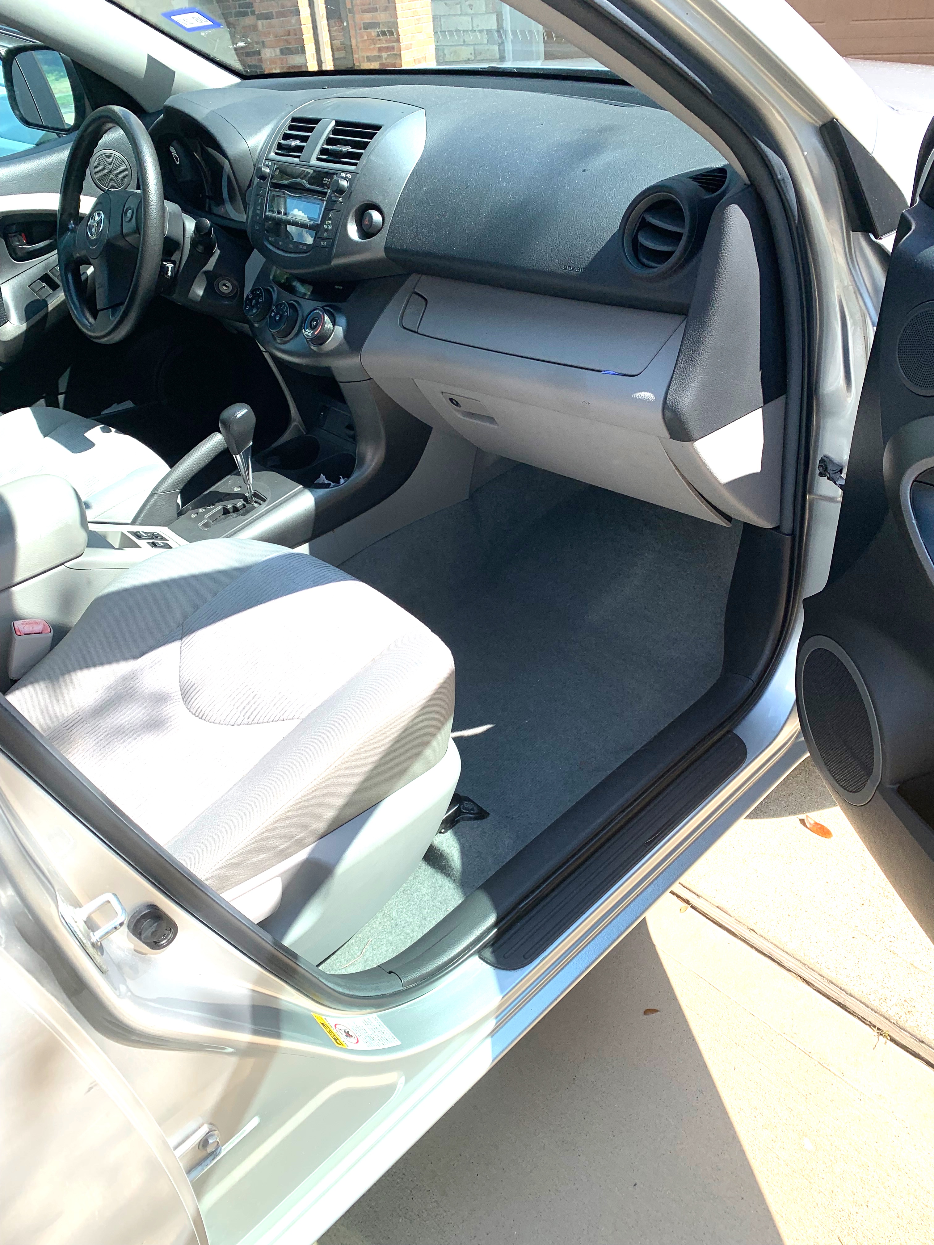 Used 2011 Toyota RAV4 2WD w/ Base L4 Extra Value Pkg image 6