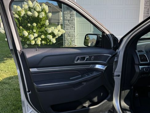 Used 2018 Ford Explorer Sport AWD/4WD image 13