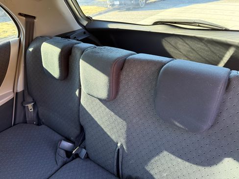 Used 2009 Toyota Yaris 4-Door Hatchback FWD image 15