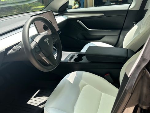 Used 2022 Tesla Model 3 Long Range AWD/4WD image 6