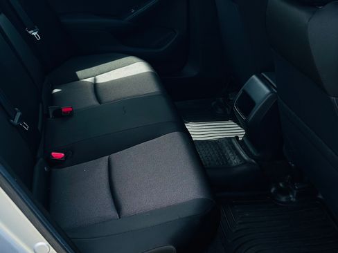 Used 2019 Honda Accord LX image 10