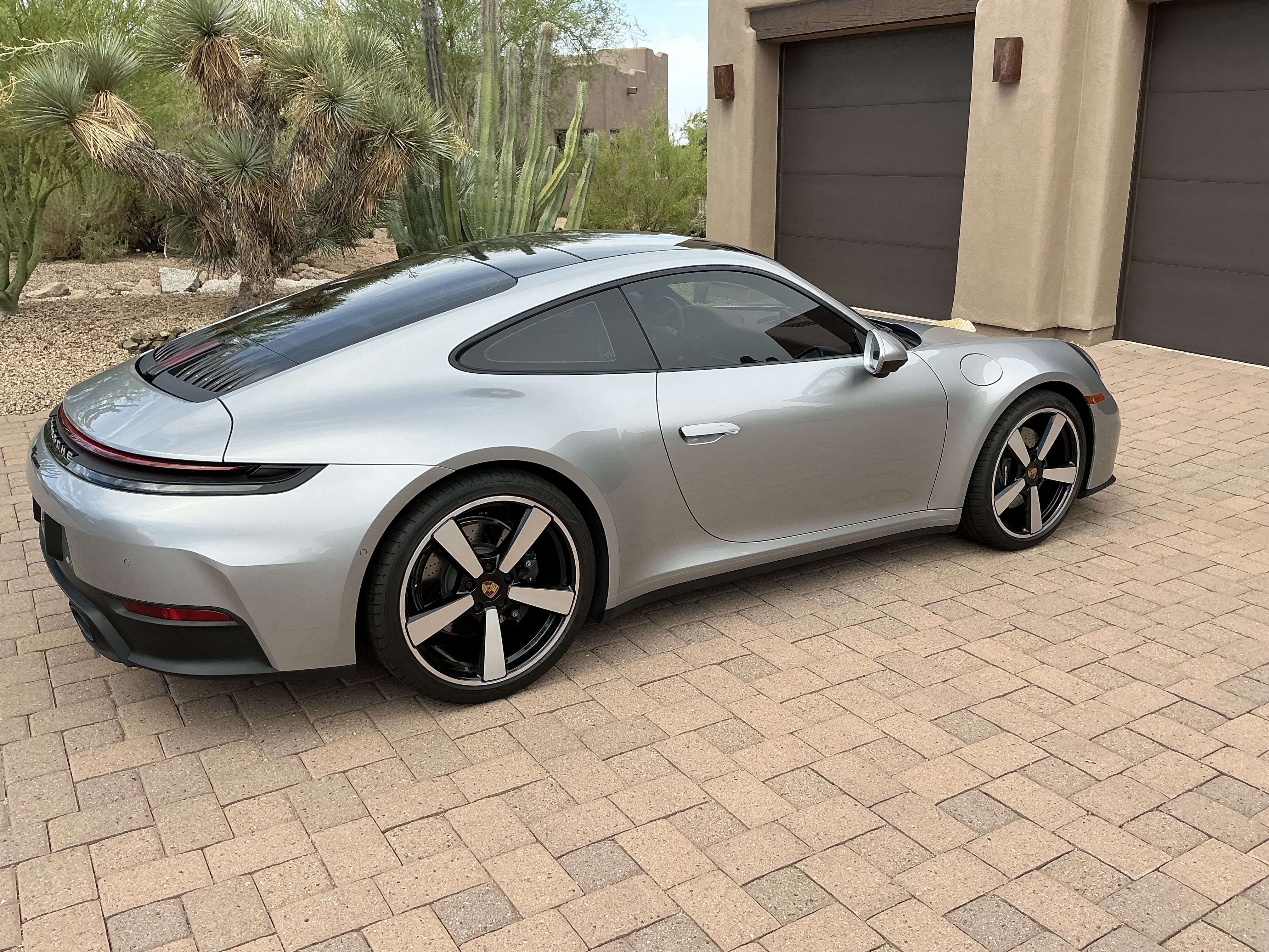 Used 2025 Porsche 911 Carrera T RWD image 2