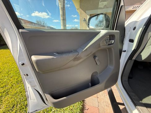 Used 2008 Nissan Frontier SE image 15