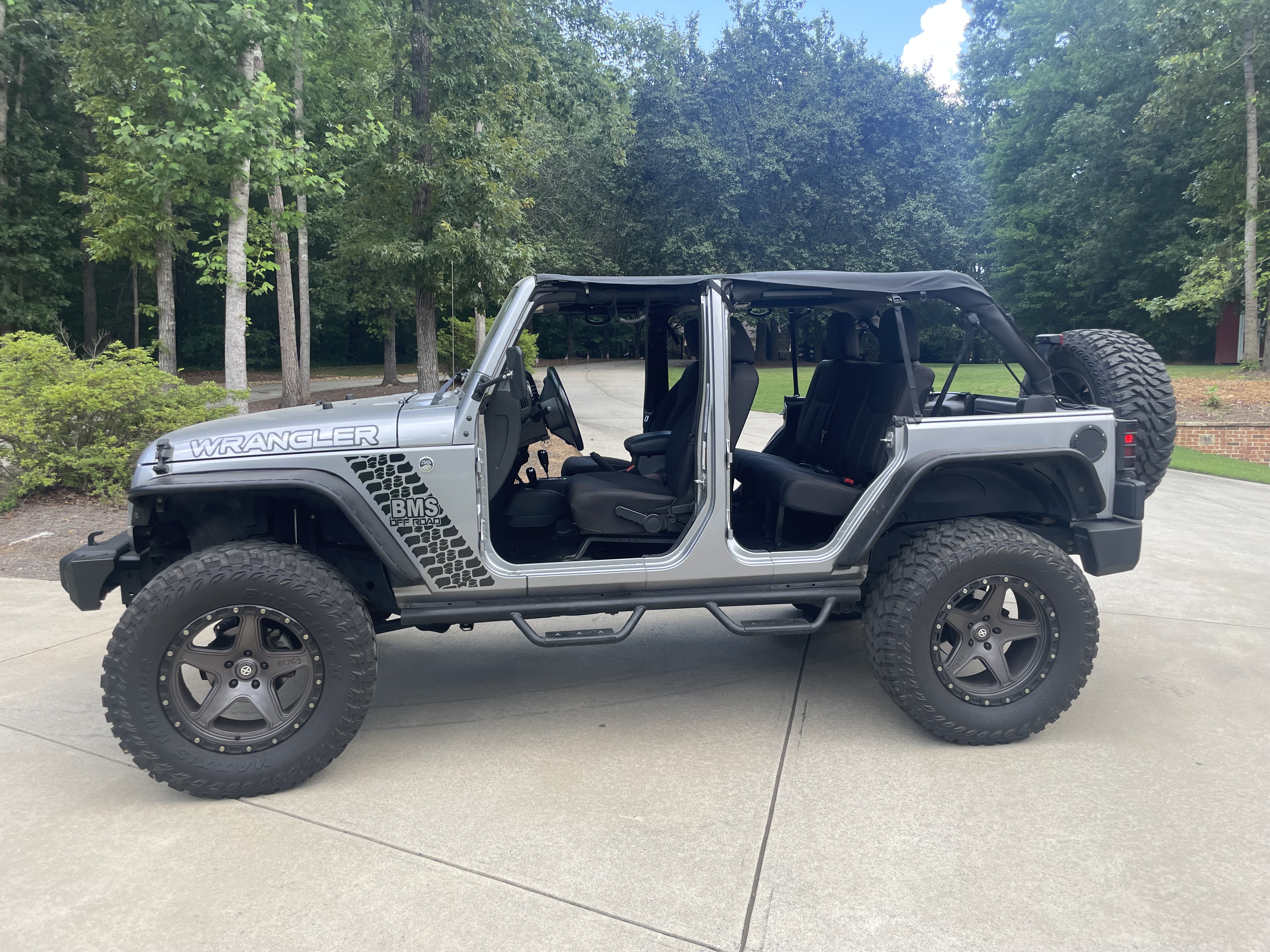 Used 2016 Jeep Wrangler Unlimited Sport w/ Quick Order Package 24S AWD/4WD image 2