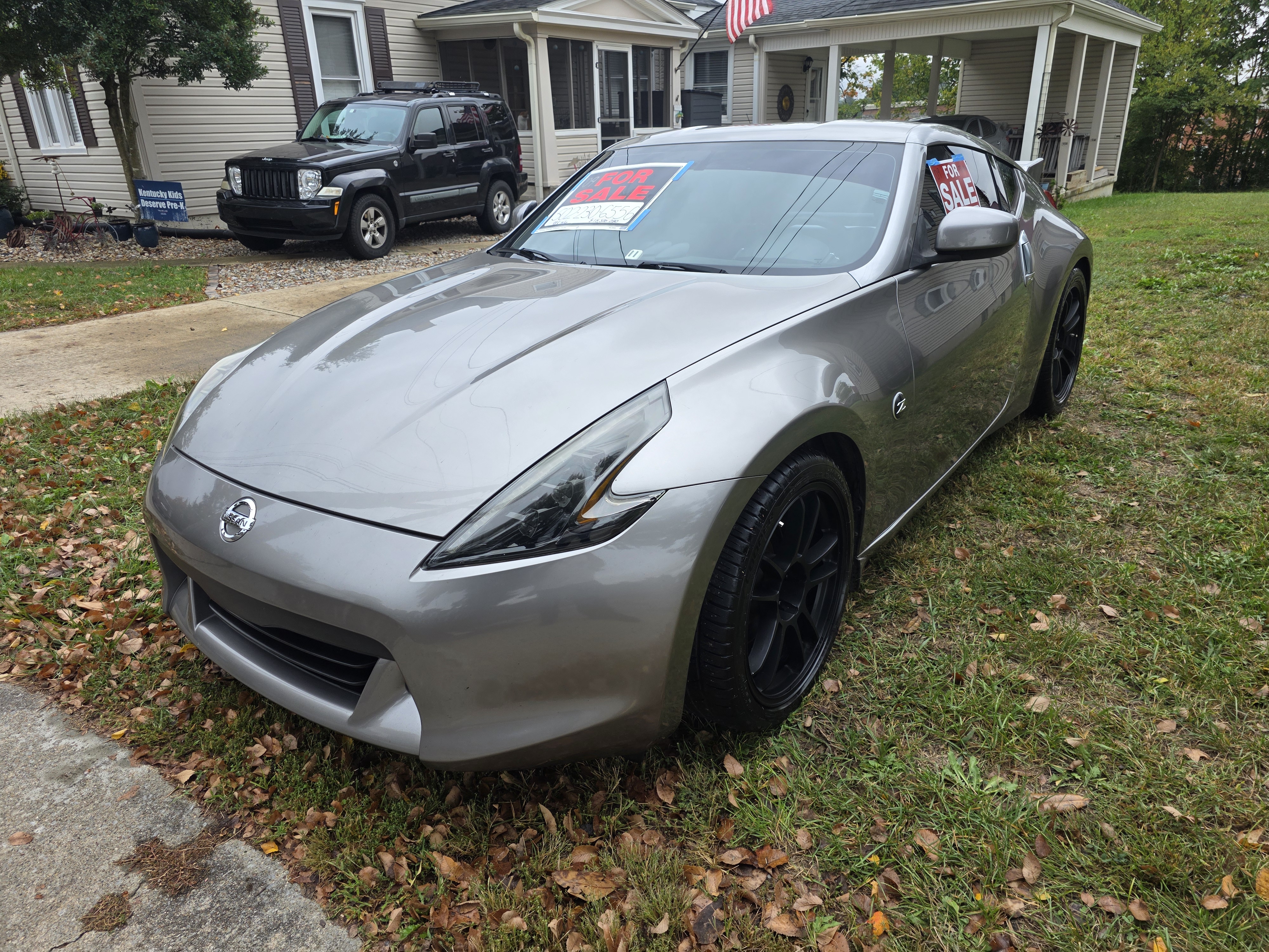 Used 2009 Nissan 370Z Touring RWD image 1