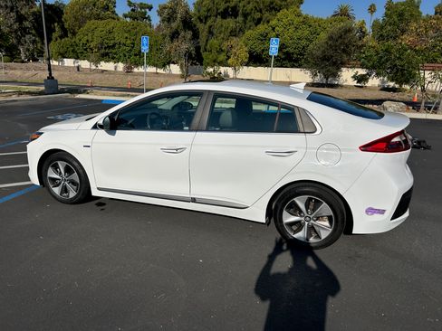 Used 2019 Hyundai Ioniq Limited image 5