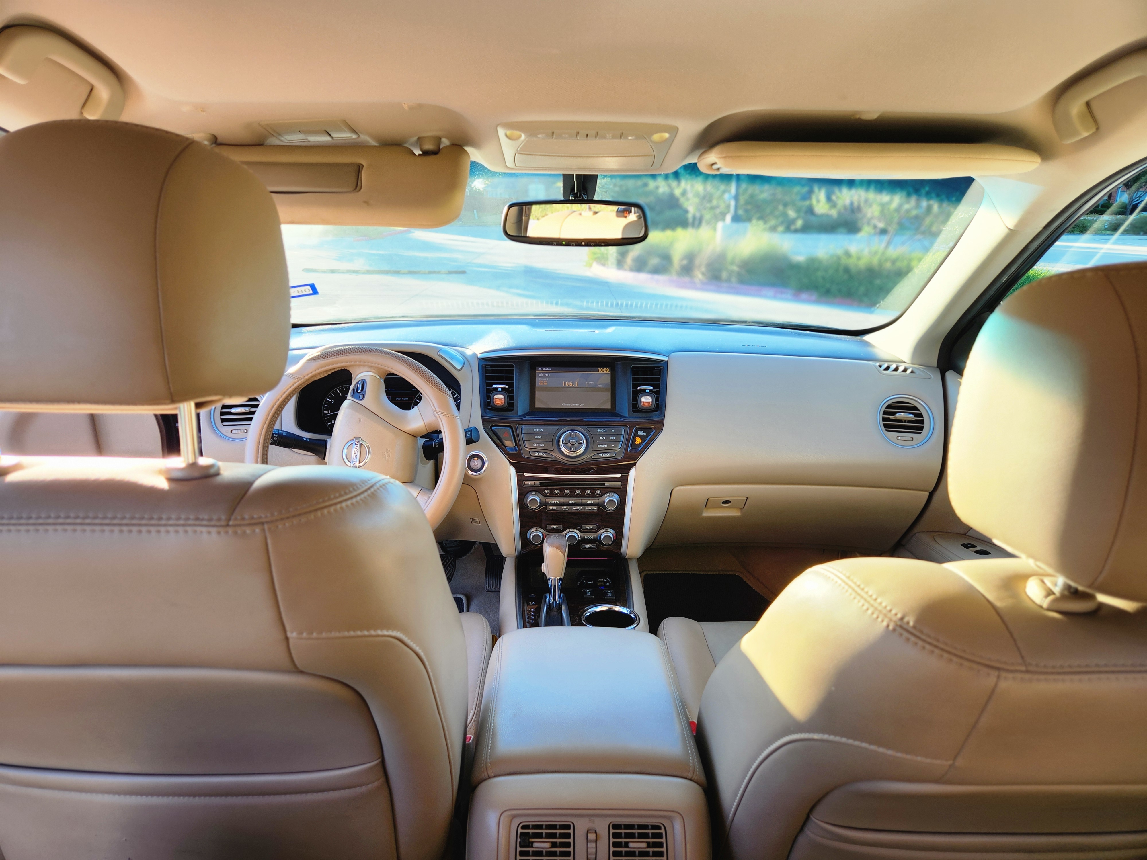 Used 2014 Nissan Pathfinder SL w/ Trailer Tow Package FWD image 6