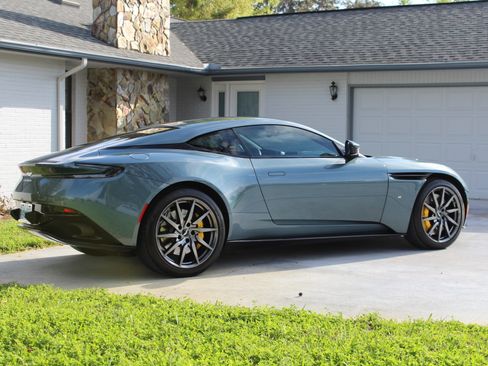 Used 2018 Aston Martin DB11 V12 image 10
