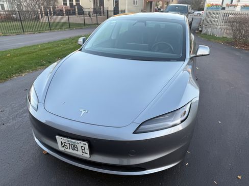 Used 2025 Tesla Model 3 Long Range image 10