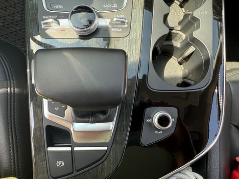 Used 2018 Audi Q7 3.0T Premium Plus w/ Premium Plus Package image 20