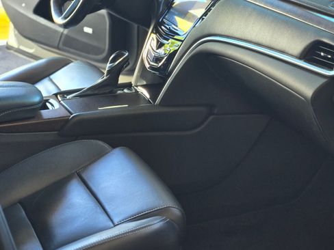 Used 2019 Cadillac XTS Luxury image 11