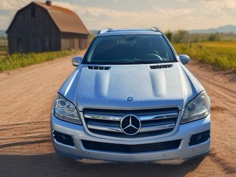 Used 2009 Mercedes-Benz GL 320 BlueTEC 4MATIC image 1