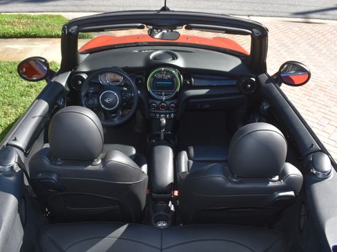 Used 2019 MINI Cooper S image 11