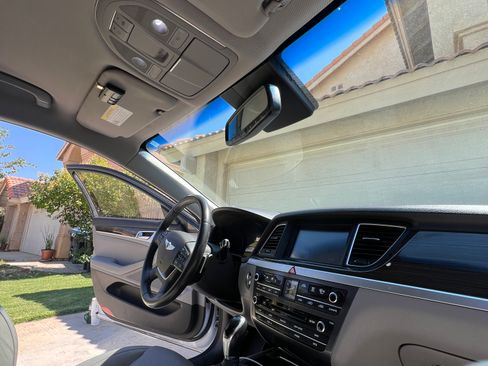 Used 2015 Hyundai Genesis 3.8 RWD image 5
