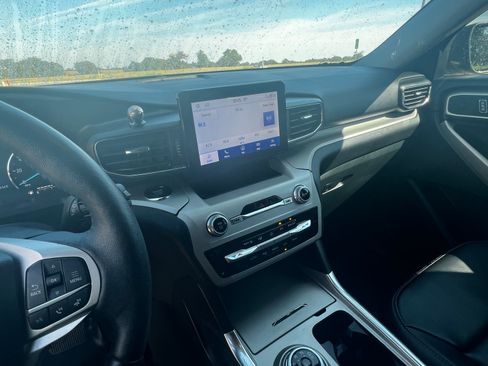 Used 2023 Ford Explorer XLT w/ Equipment Group 202A image 14