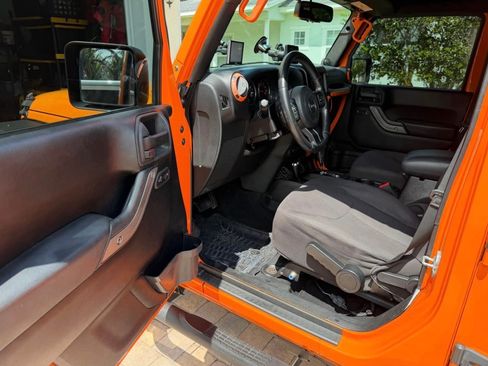 Used 2013 Jeep Wrangler Unlimited Sport AWD/4WD image 10