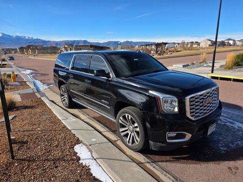 Used 2019 GMC Yukon XL Denali w/ Denali Ultimate Package image 1