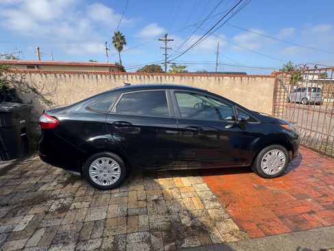 Used 2017 Ford Fiesta S image 5
