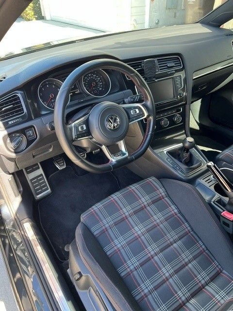 Used 2016 Volkswagen GTI S FWD image 8
